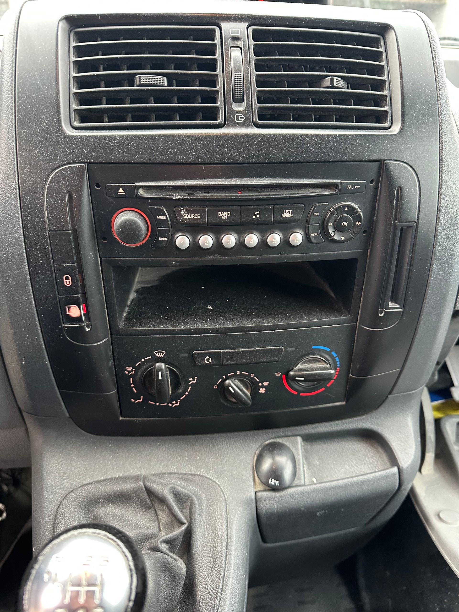 CITROEN Jumpy 2.0 HDi 12 L2H1-image-9