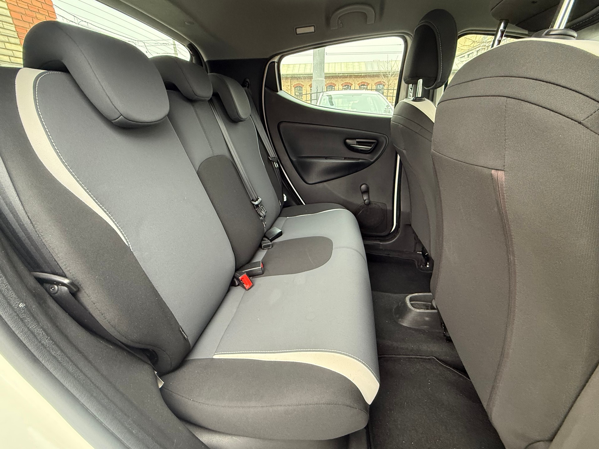 LANCIA Ypsilon 1.2 Elefantino-image-14
