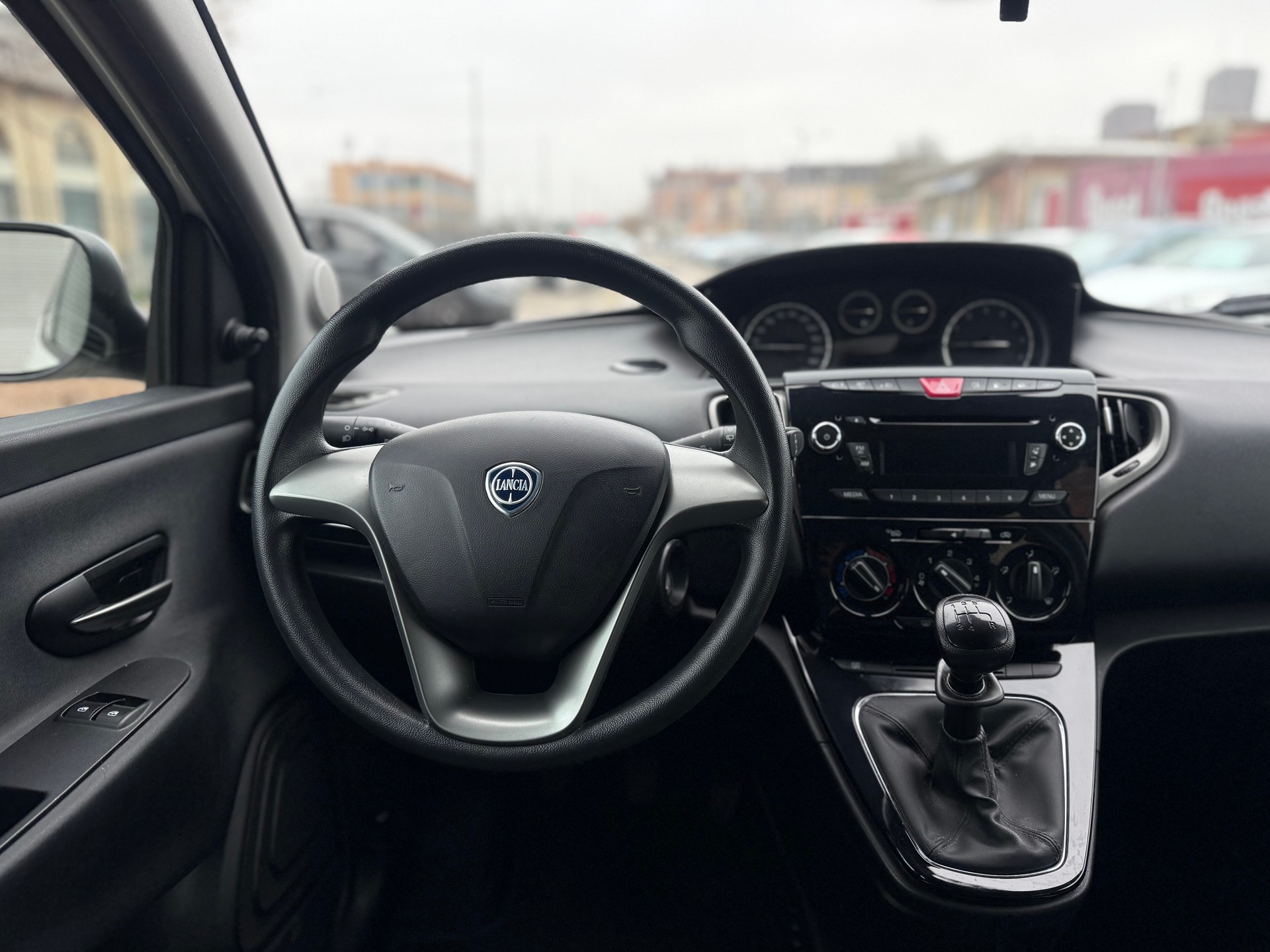 LANCIA Ypsilon 1.2 Elefantino-image-10