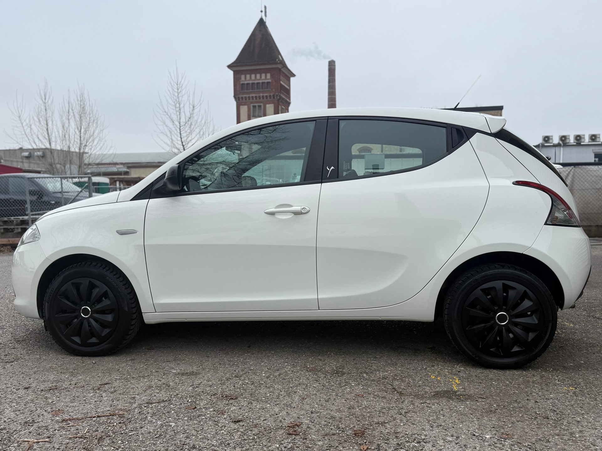 LANCIA Ypsilon 1.2 Elefantino-image-4