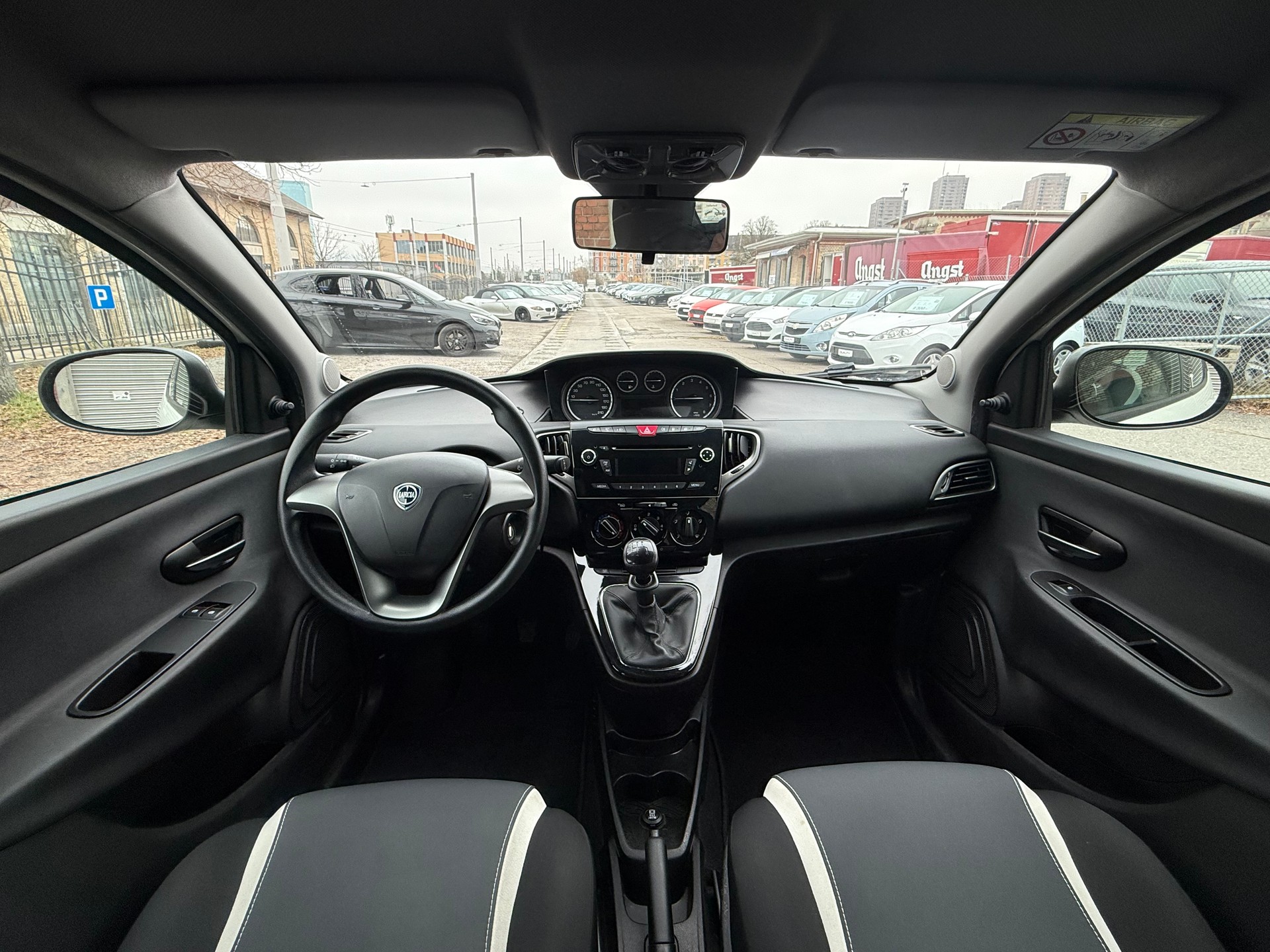LANCIA Ypsilon 1.2 Elefantino-image-9