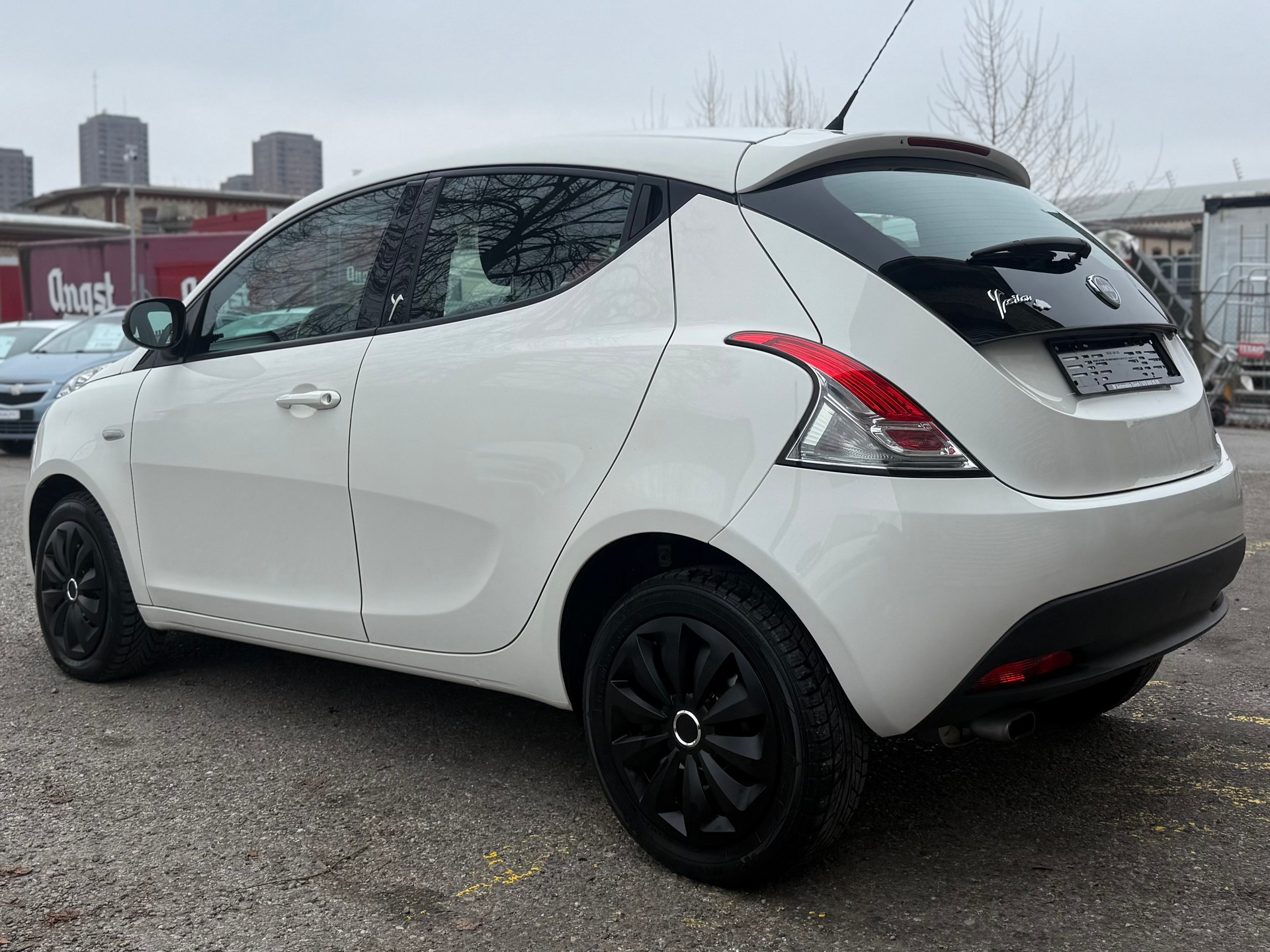 LANCIA Ypsilon 1.2 Elefantino-image-7