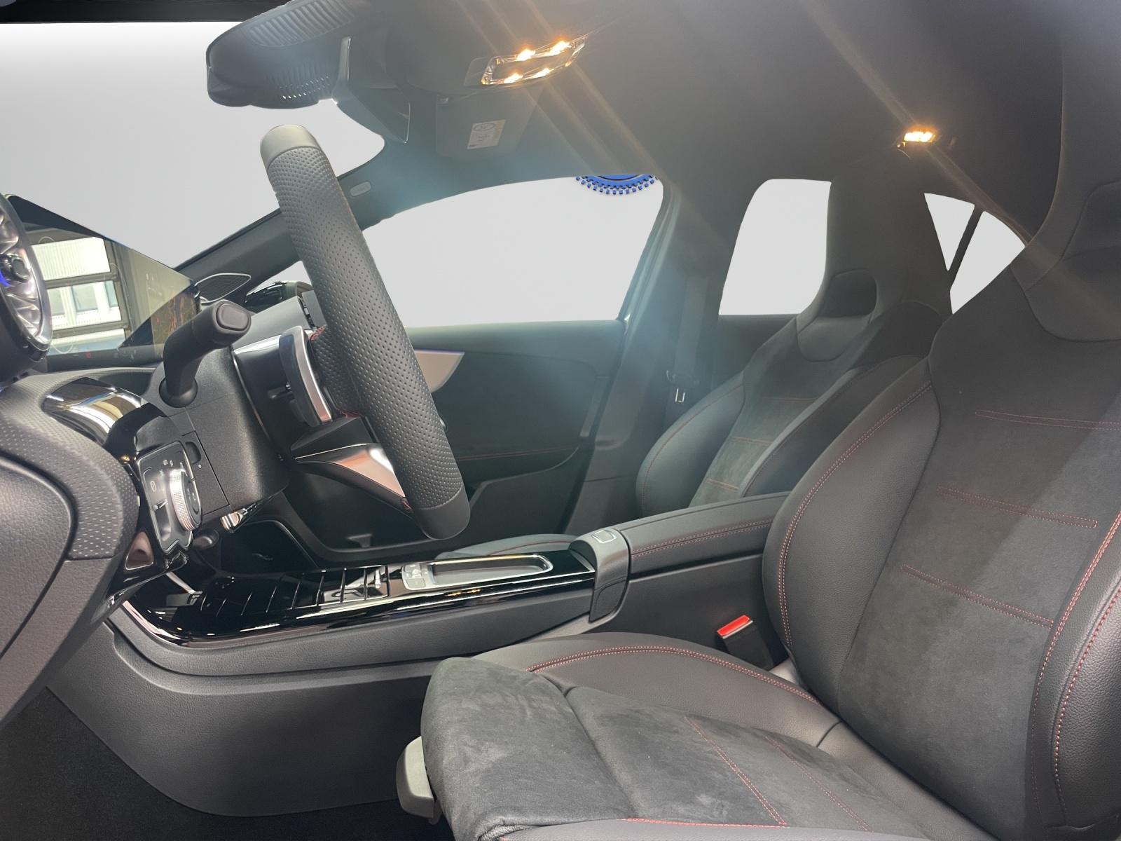 MERCEDES-BENZ A 250 e EQ Star AMG Line-image-3