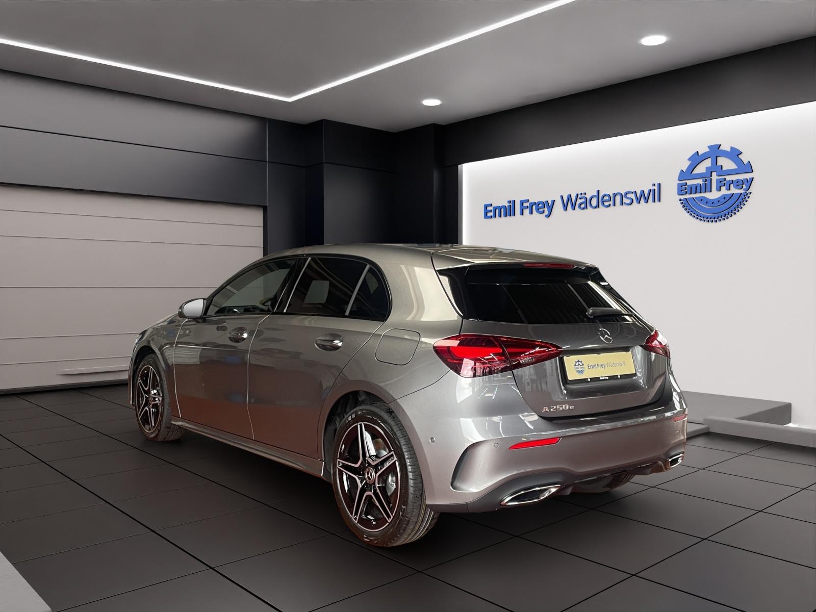 MERCEDES-BENZ A 250 e EQ Star AMG Line-image-2