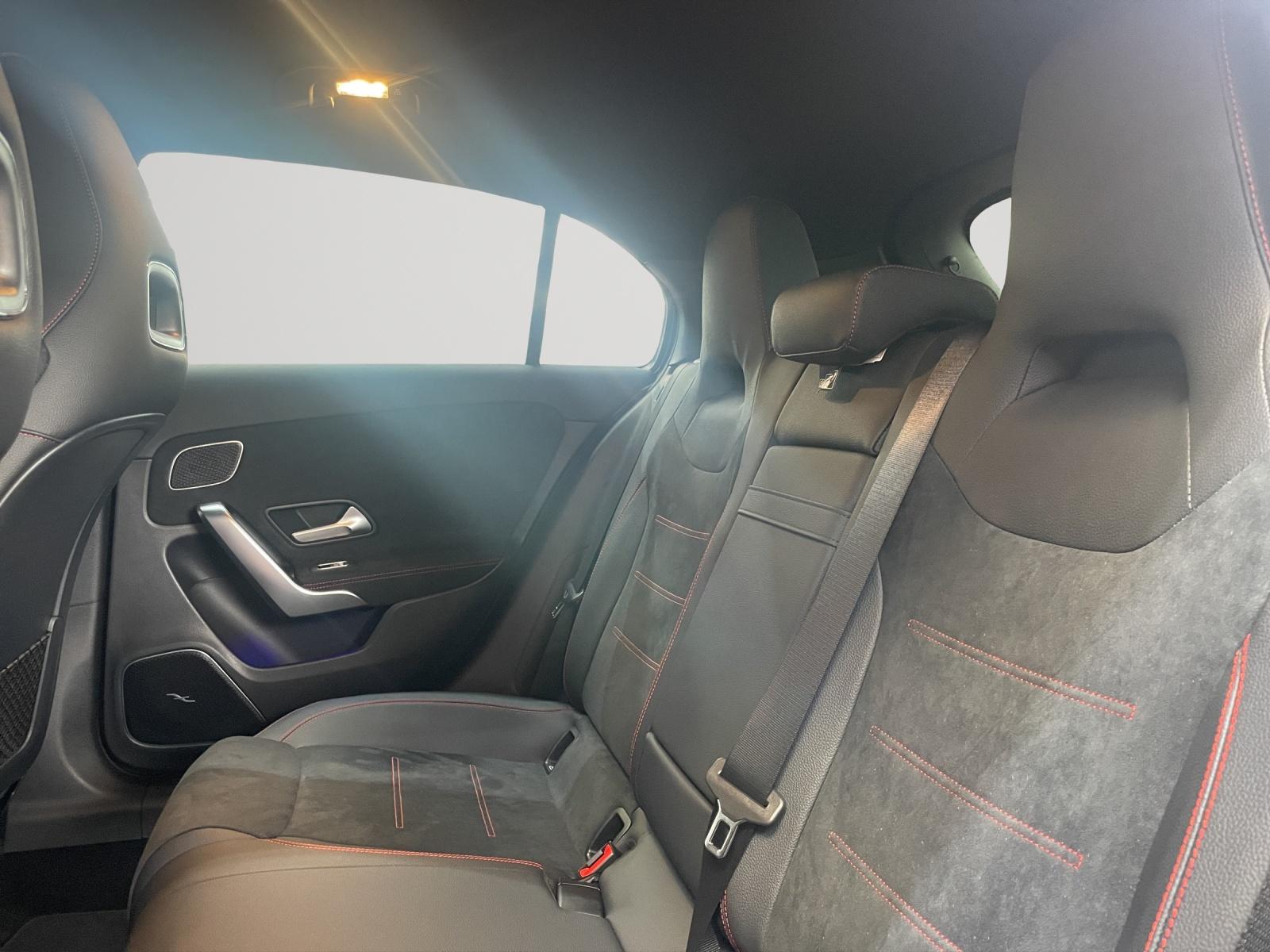 MERCEDES-BENZ A 250 e EQ Star AMG Line-image-7