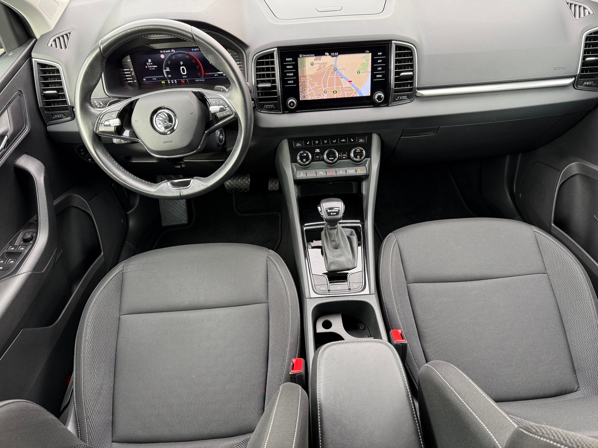 SKODA Karoq 2.0 TDI Ambition 4x4 DSG-image-17