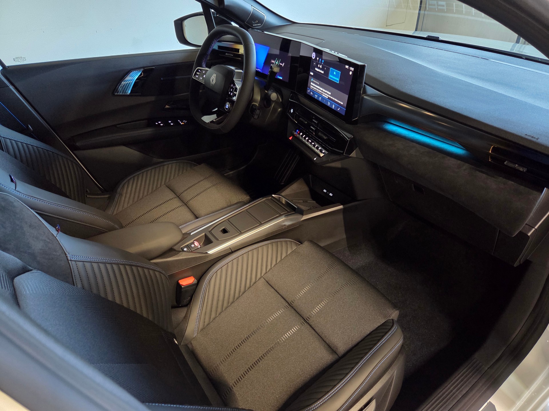 RENAULT CLIO E-TECH FULL HYBRID esprit Alpine full hybrid E-Tech 160-image-17