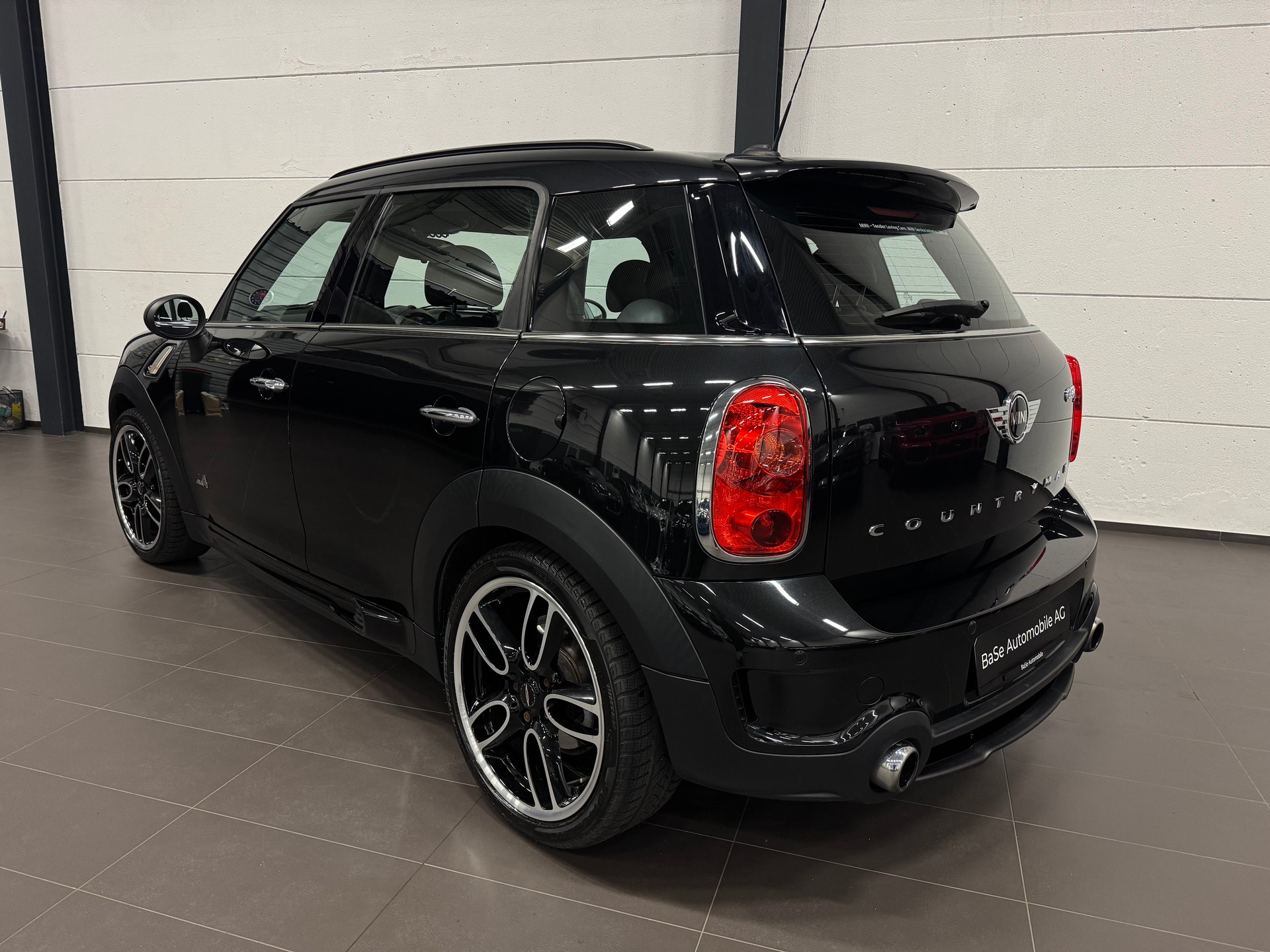 MINI Countryman Cooper S ALL4 Snowhill-image-12