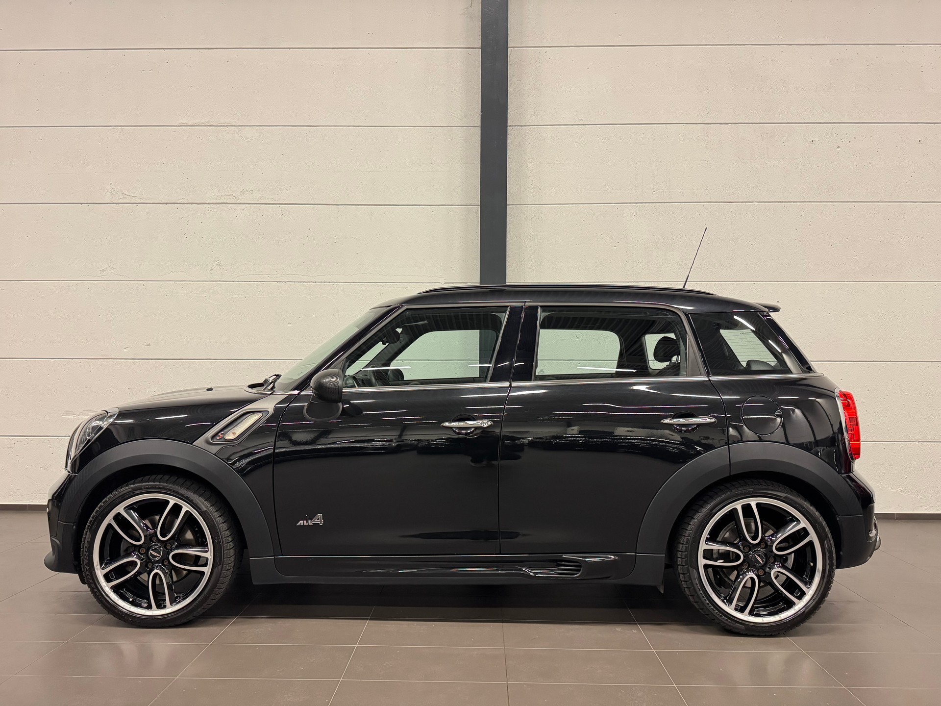MINI Countryman Cooper S ALL4 Snowhill-image-9