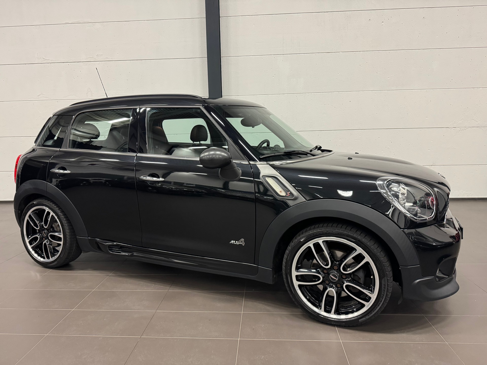 MINI Countryman Cooper S ALL4 Snowhill-image-3