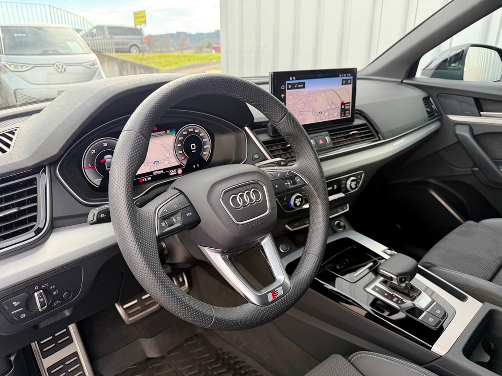 AUDI Q5 Sportback 40 TDI Blackedition quattro S-tronic-image-6