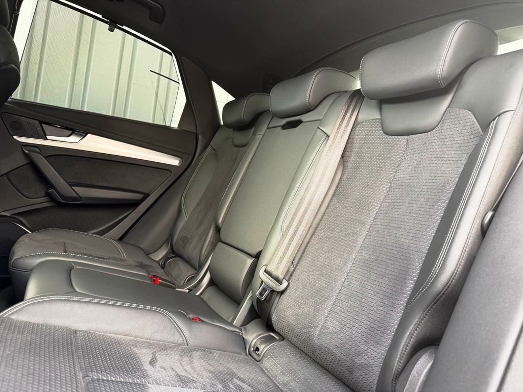 AUDI Q5 Sportback 40 TDI Blackedition quattro S-tronic-image-11