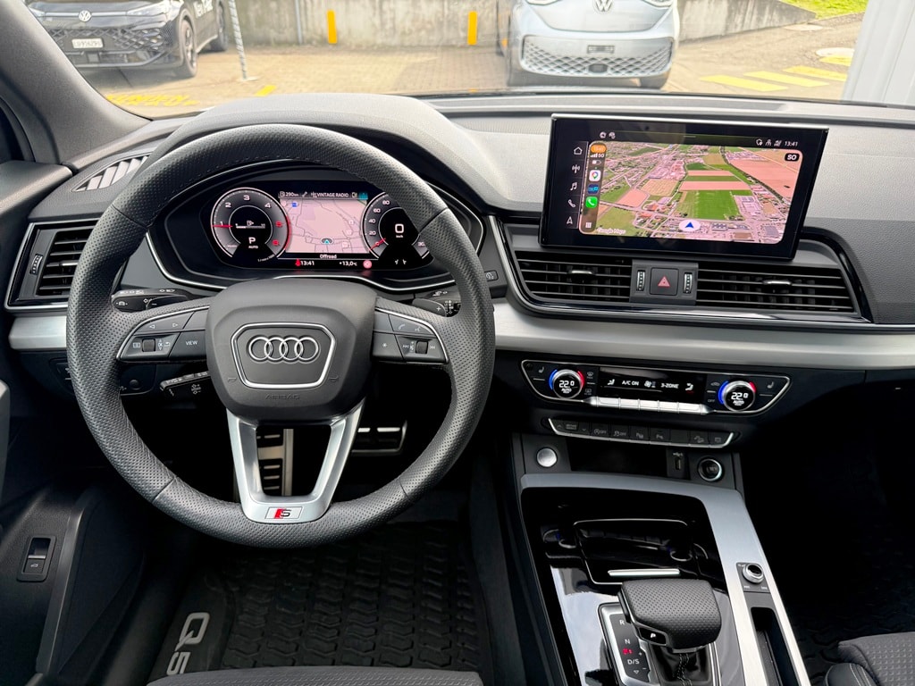 AUDI Q5 Sportback 40 TDI Blackedition quattro S-tronic-image-8