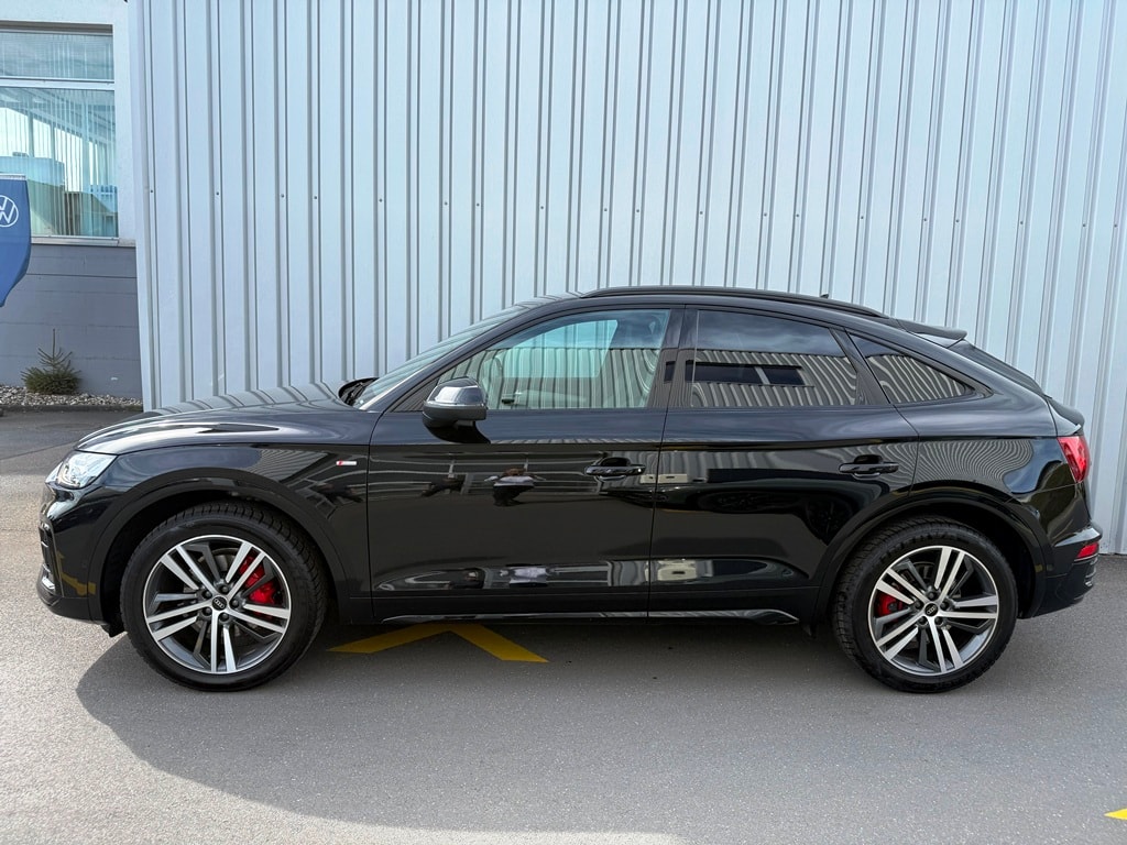 AUDI Q5 Sportback 40 TDI Blackedition quattro S-tronic-image-2