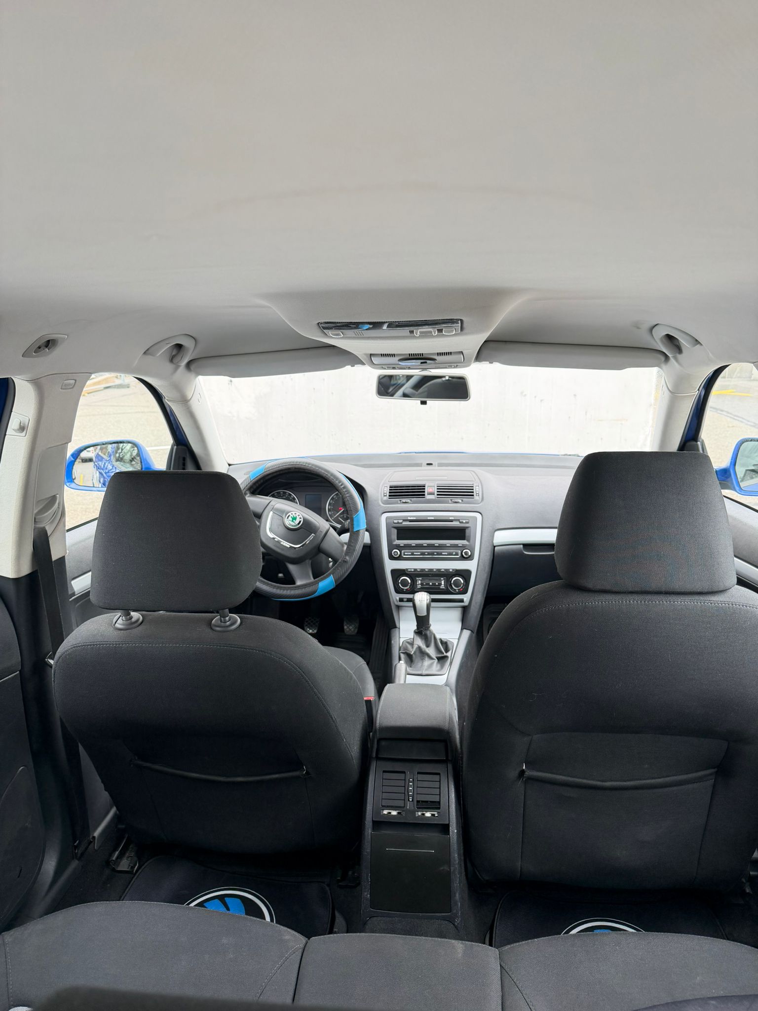 SKODA Octavia Combi 1.9 TDI Adventure 4x4-image-3
