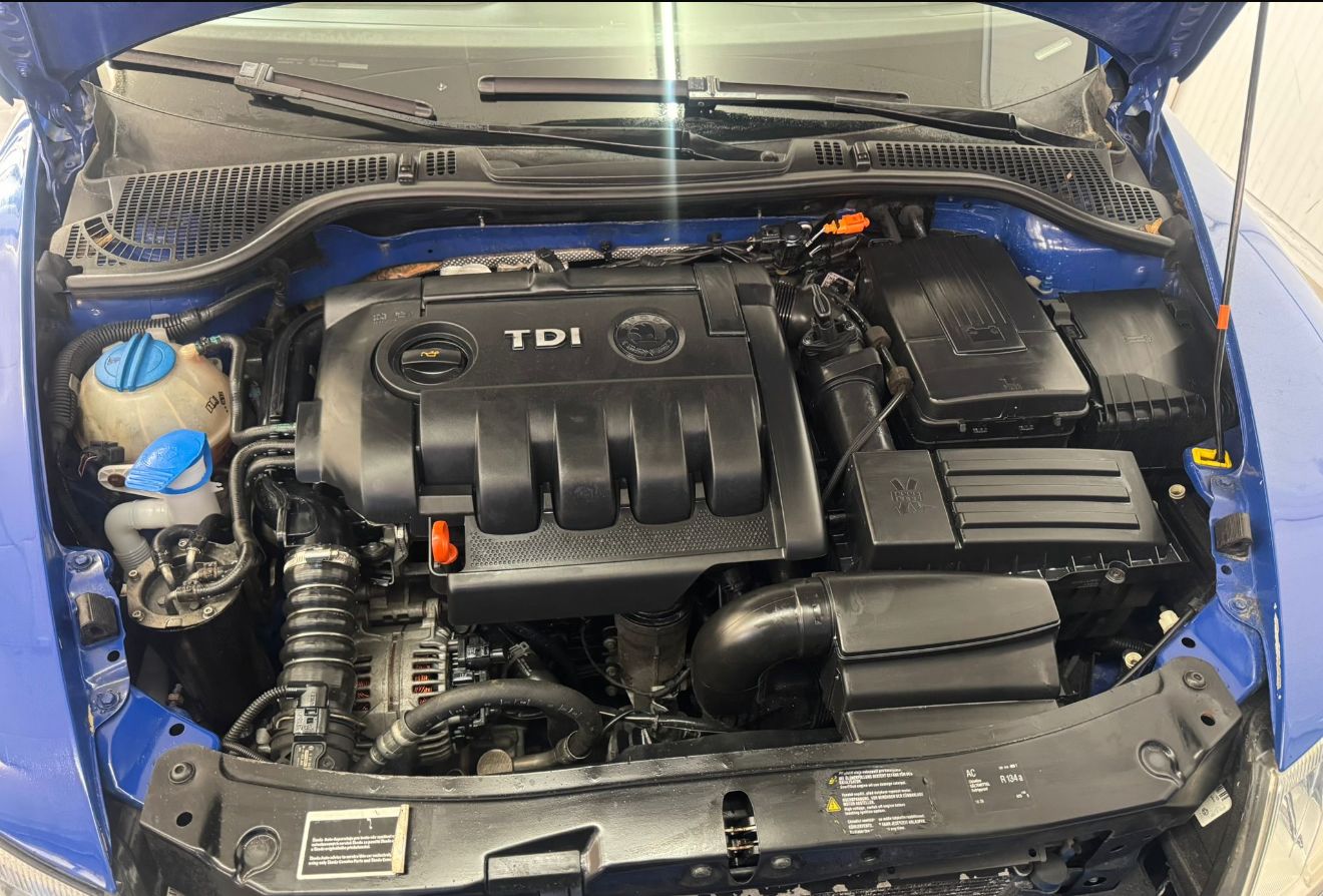 SKODA Octavia Combi 1.9 TDI Adventure 4x4-image-7