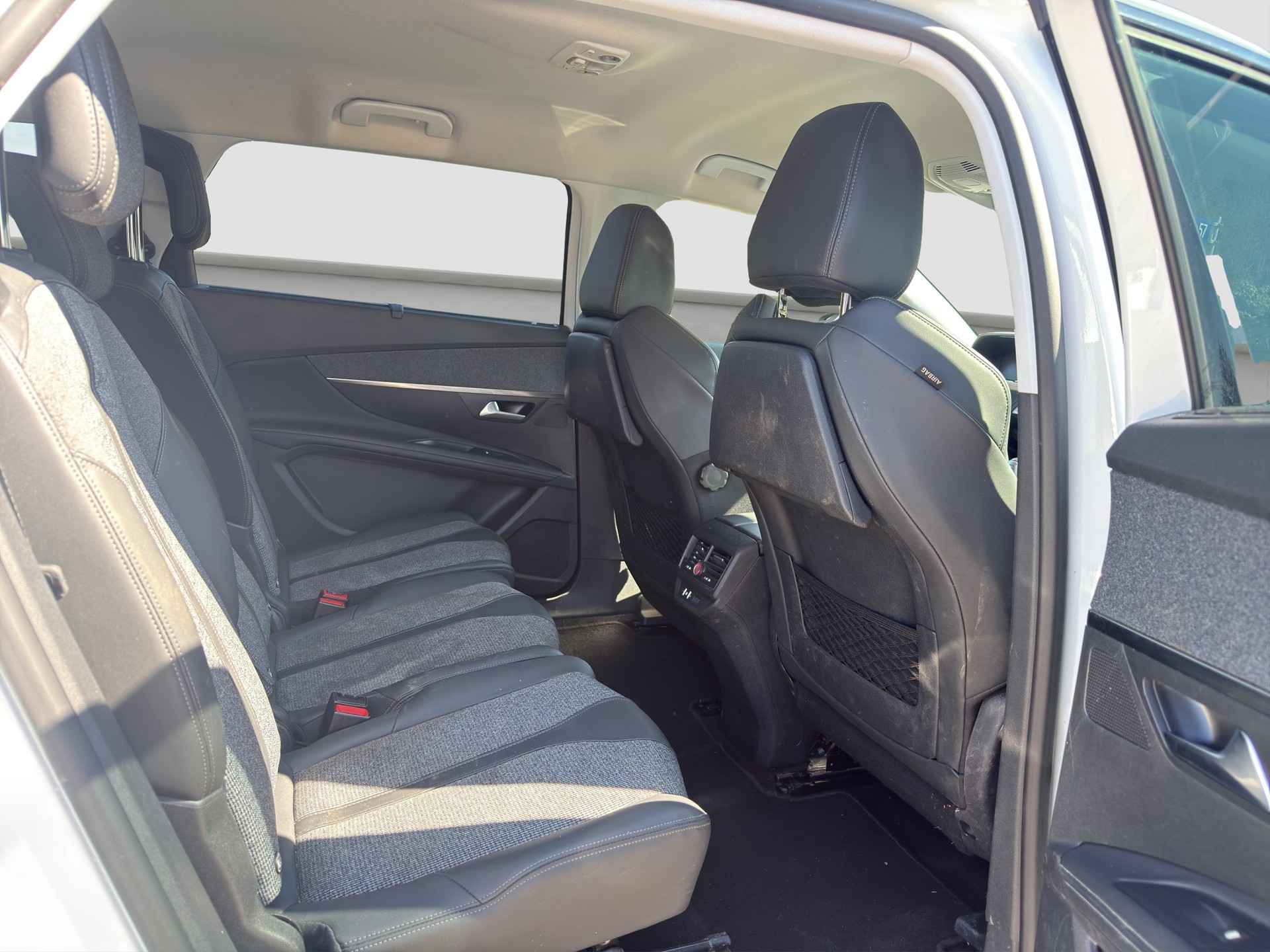PEUGEOT 5008 1.2 Pure Tech Allure ** Frisch ab MFK ** 7-Plätzer **-image-12