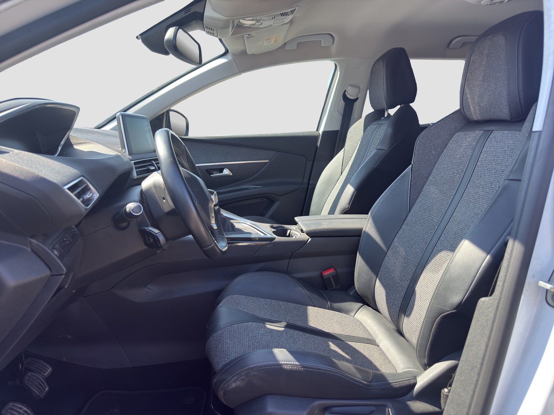 PEUGEOT 5008 1.2 Pure Tech Allure ** Frisch ab MFK ** 7-Plätzer **-image-9