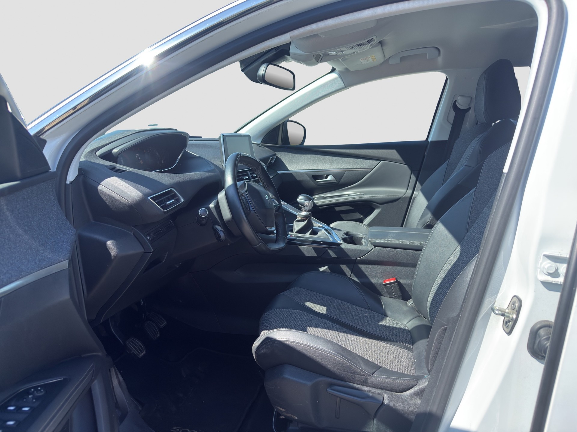 PEUGEOT 5008 1.2 Pure Tech Allure ** Frisch ab MFK ** 7-Plätzer **-image-10