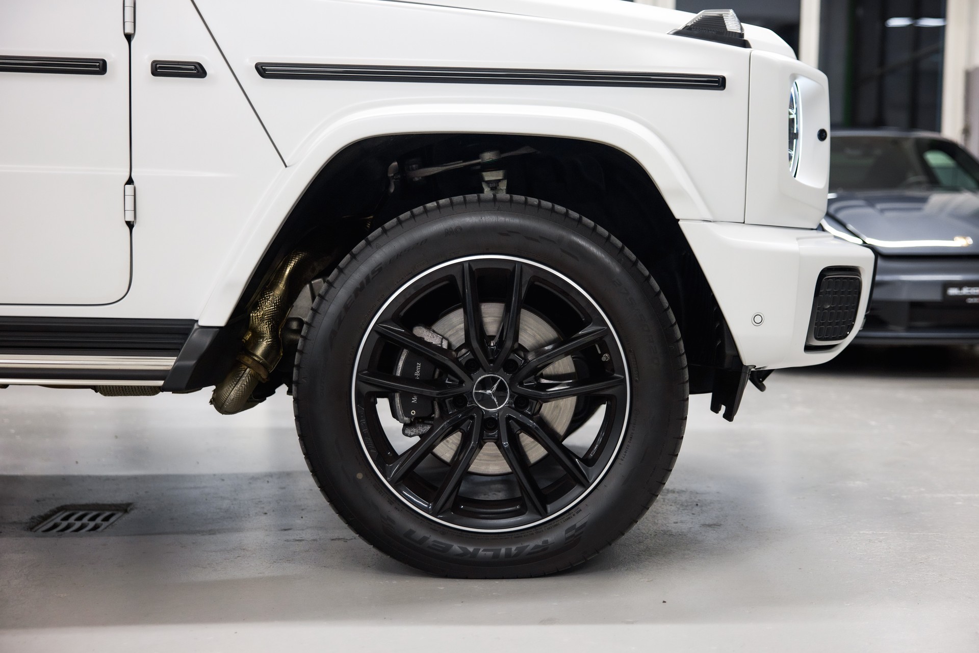 MERCEDES-BENZ G 500 9G-Tronic AMG Line *Facelift*-image-8