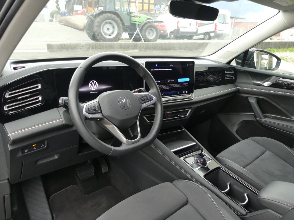 VW Tiguan 2.0 TDI SCR Elegance 4Motion DSG-image-6