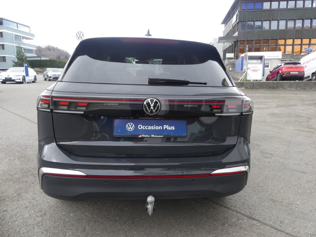 VW Tiguan 2.0 TDI SCR Elegance 4Motion DSG-image-2