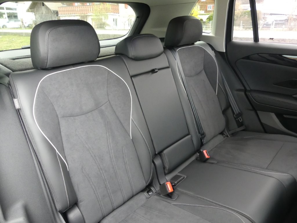 VW Tiguan 2.0 TDI SCR Elegance 4Motion DSG-image-12