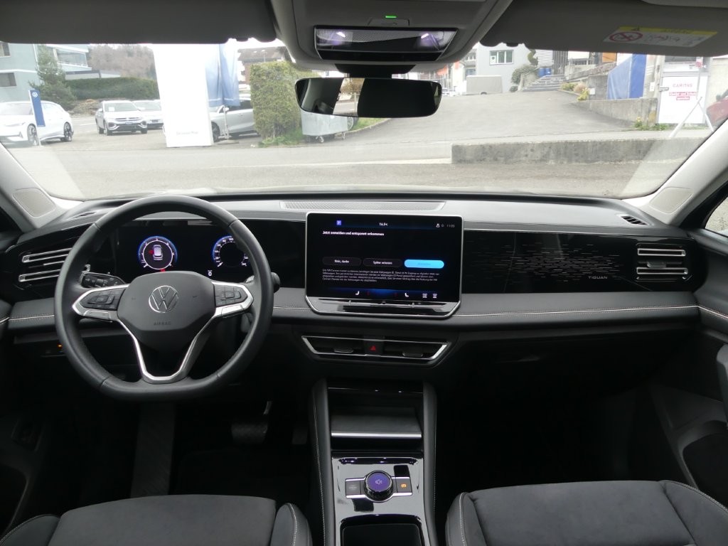 VW Tiguan 2.0 TDI SCR Elegance 4Motion DSG-image-7