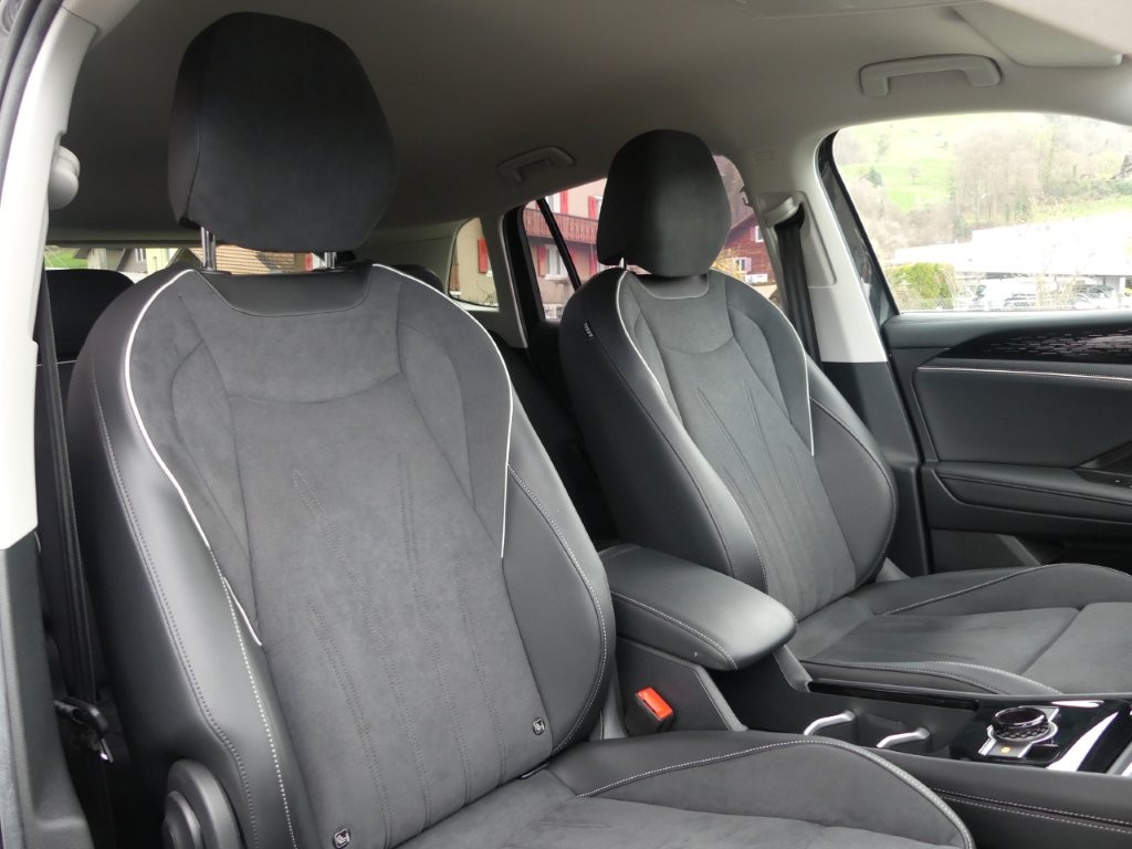 VW Tiguan 2.0 TDI SCR Elegance 4Motion DSG-image-10