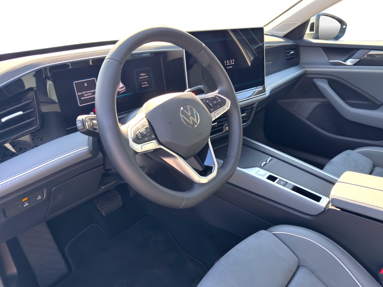 VW Passat Variant 1.5 TSI evo2 Plug-In- Hybrid Business DSG-image-9