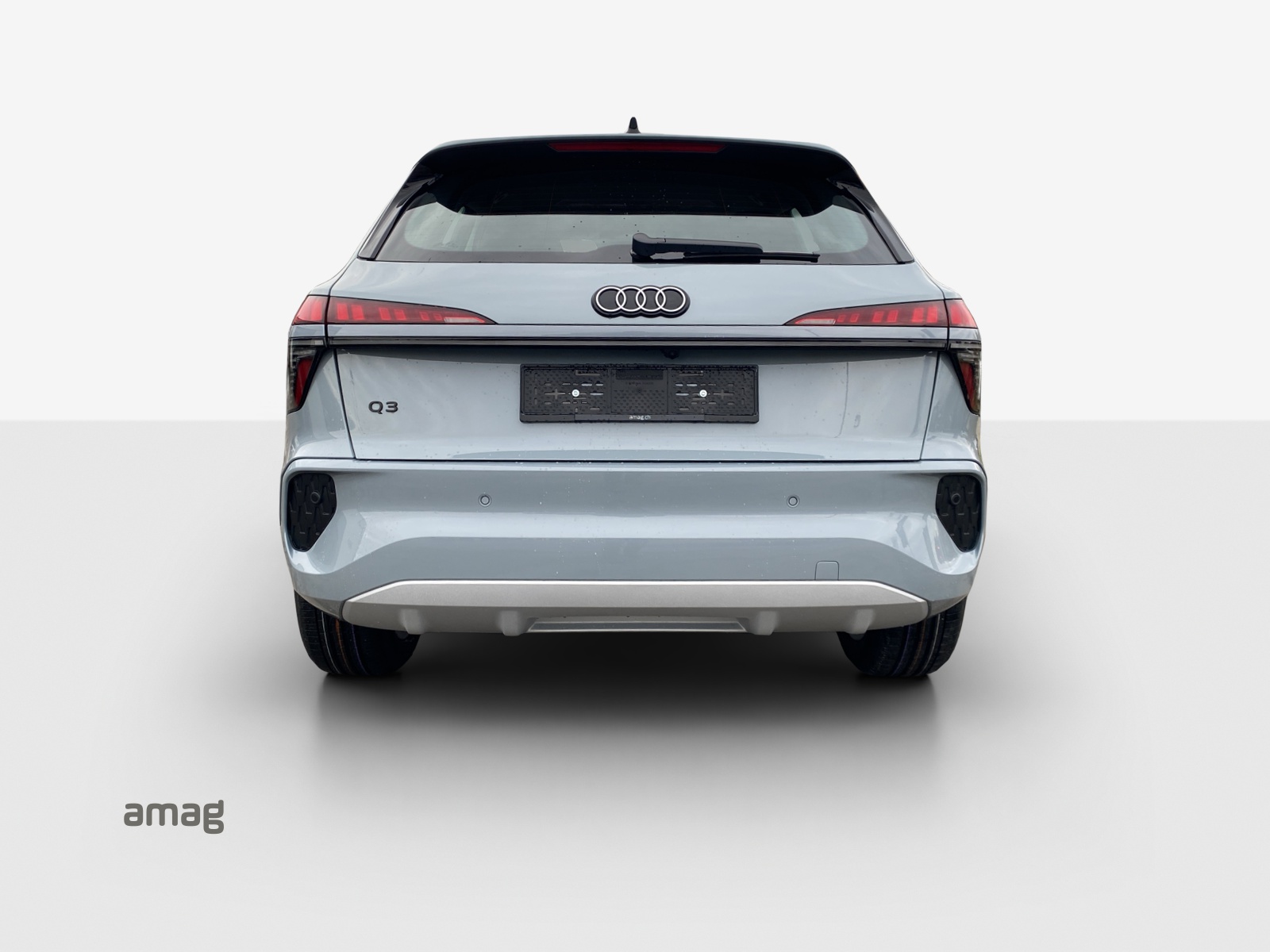 AUDI Q3 SUV 110 kW TFSI S tronic-image-3