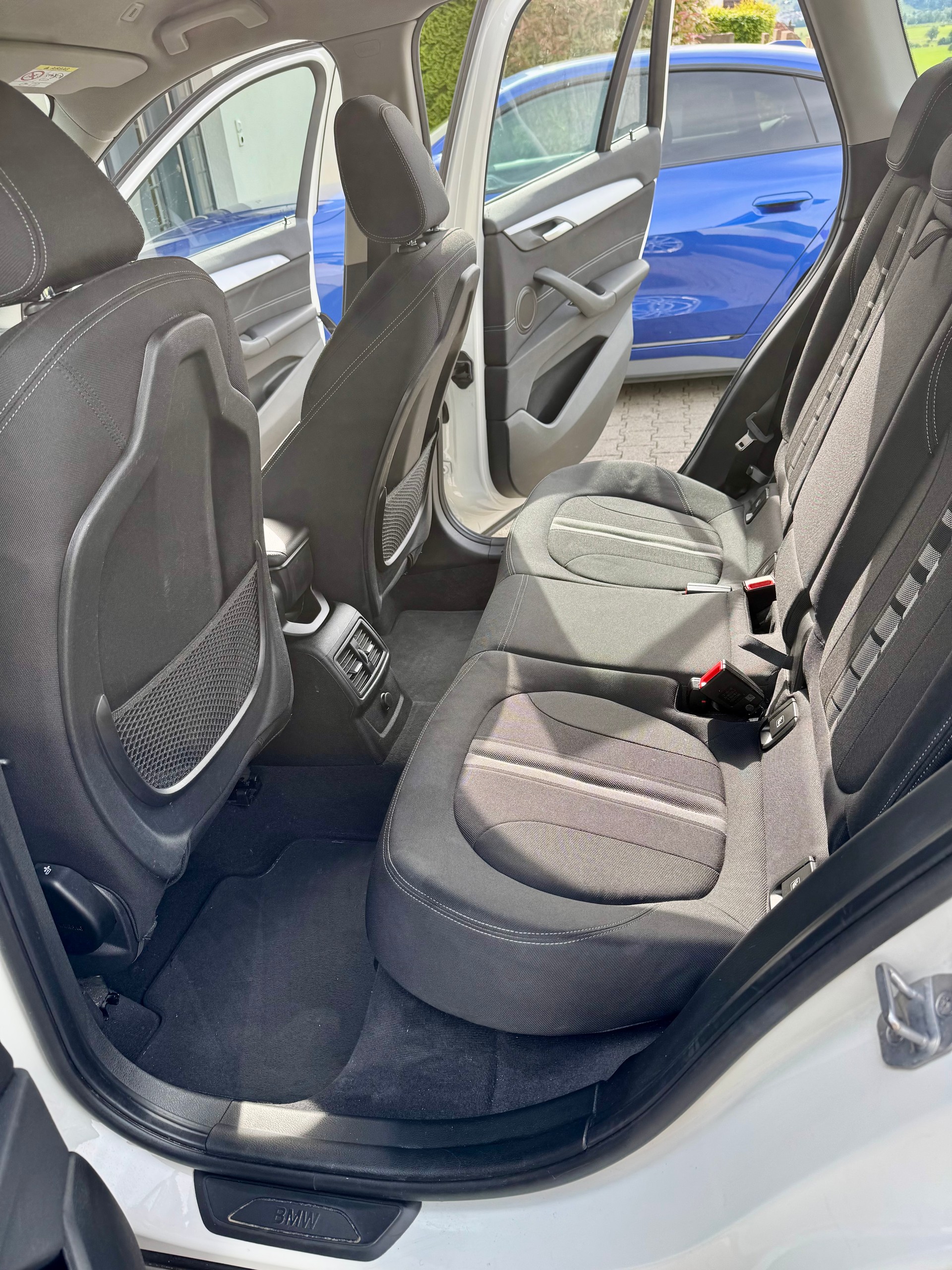 BMW X1 xDrive 20i Steptronic-image-11
