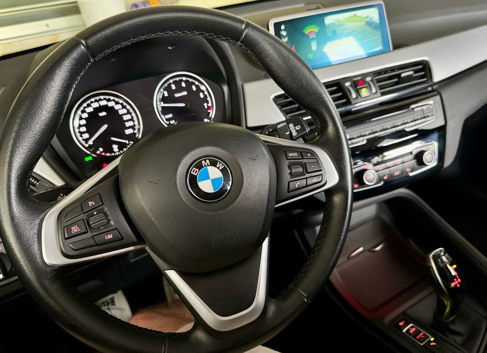 BMW X1 xDrive 20i Steptronic-image-4
