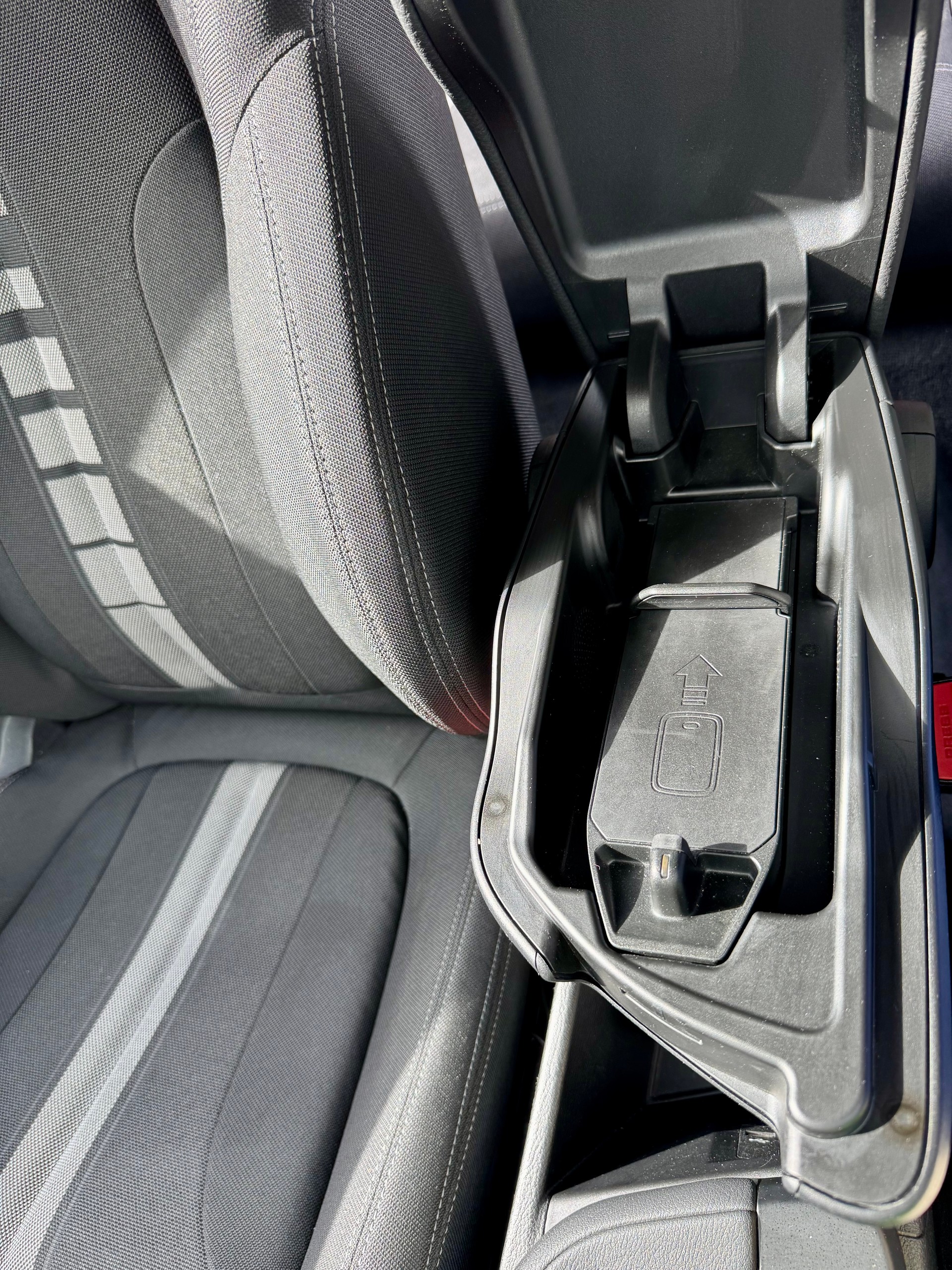 BMW X1 xDrive 20i Steptronic-image-9
