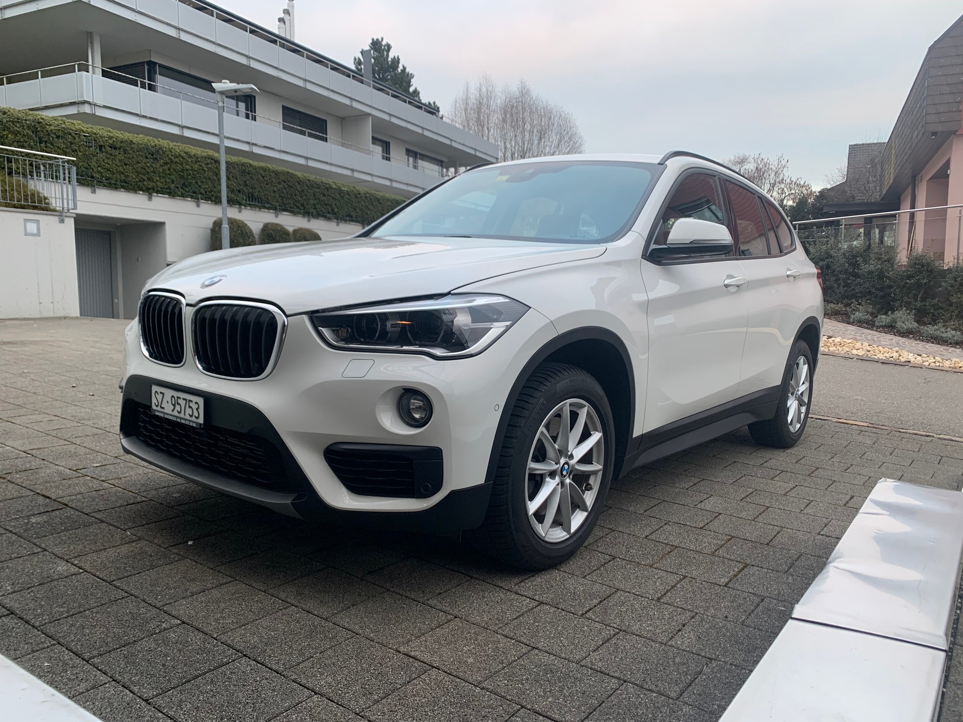 BMW X1 xDrive 20i Steptronic-image-3