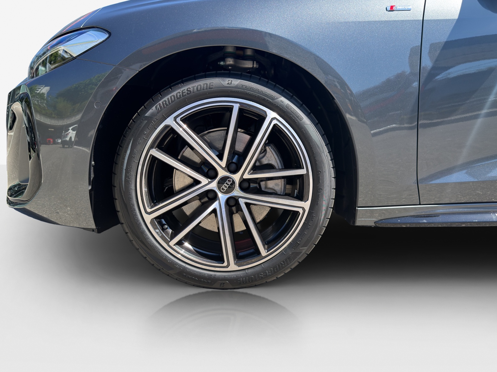 AUDI A5 Avant TDI quattro 150 kW Attraction S tronic-image-2