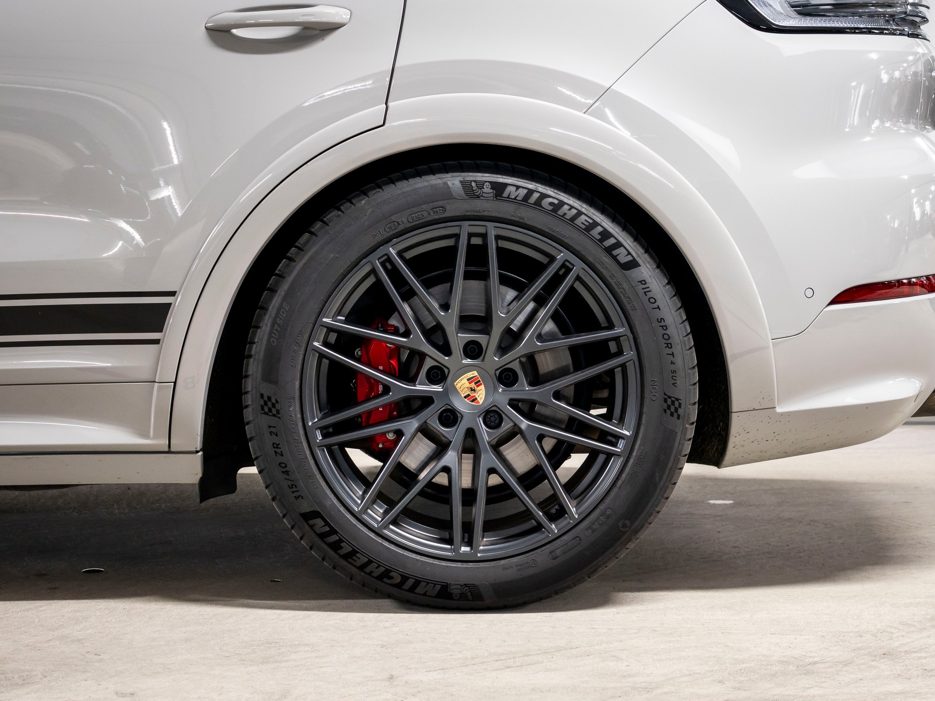 PORSCHE Cayenne GTS Tiptronic-image-10