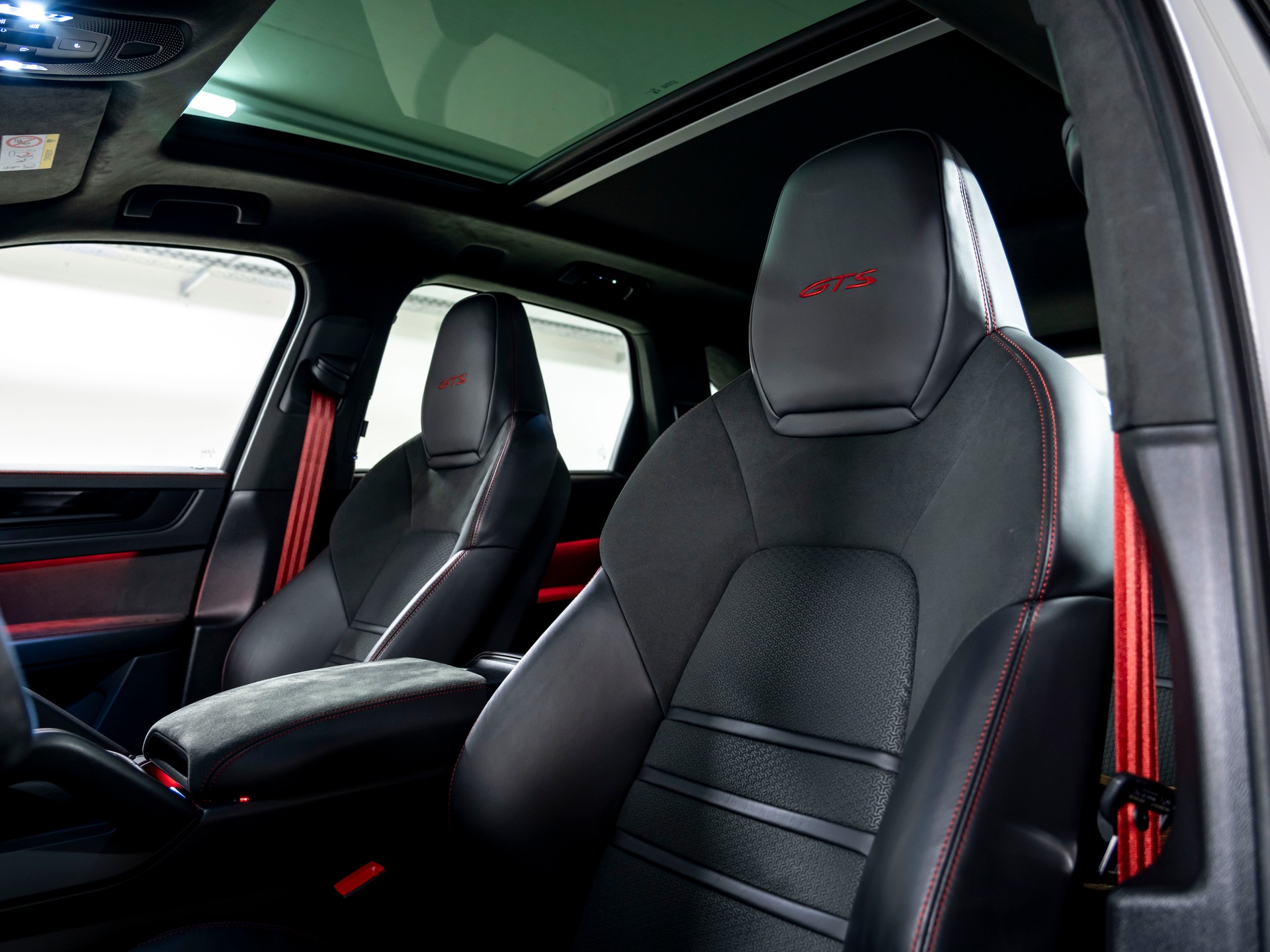 PORSCHE Cayenne GTS Tiptronic-image-18