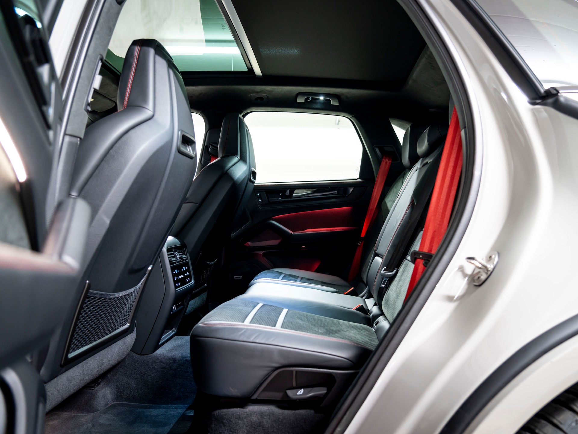 PORSCHE Cayenne GTS Tiptronic-image-21