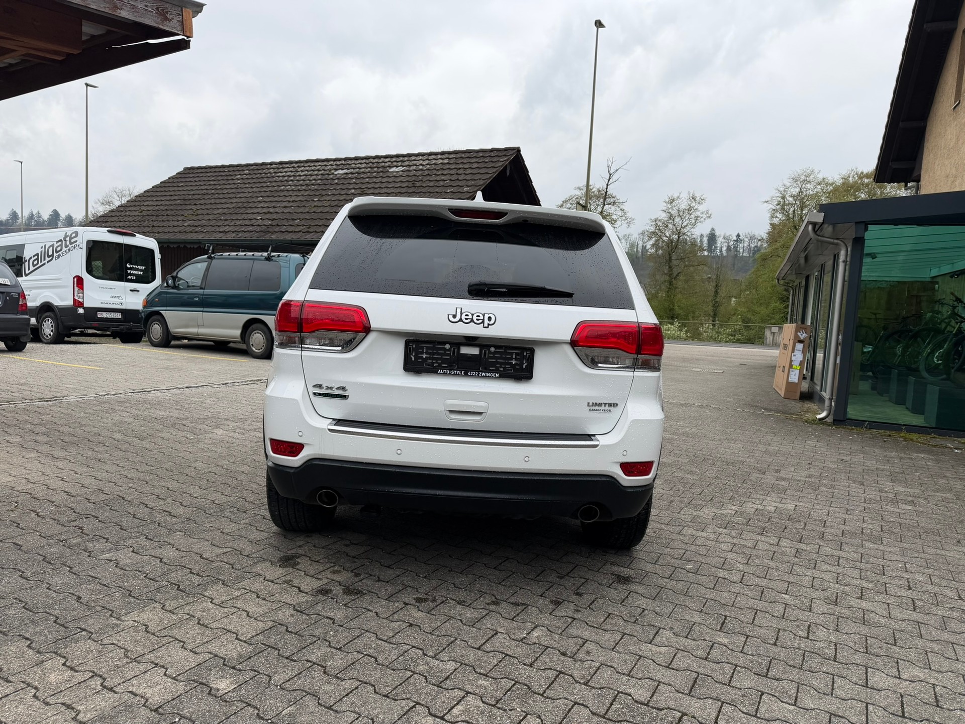 JEEP Grand Cherokee 3.0 CRD Limited Automatic-image-5