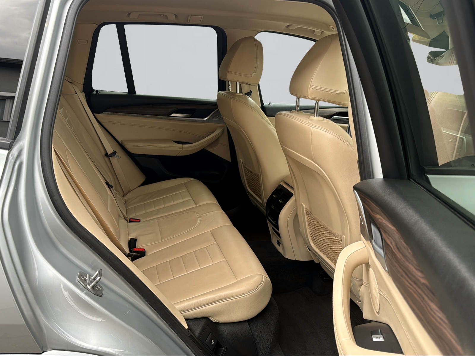 BMW X3 xDrive 20i Individual Luxury Line Steptronic-image-12
