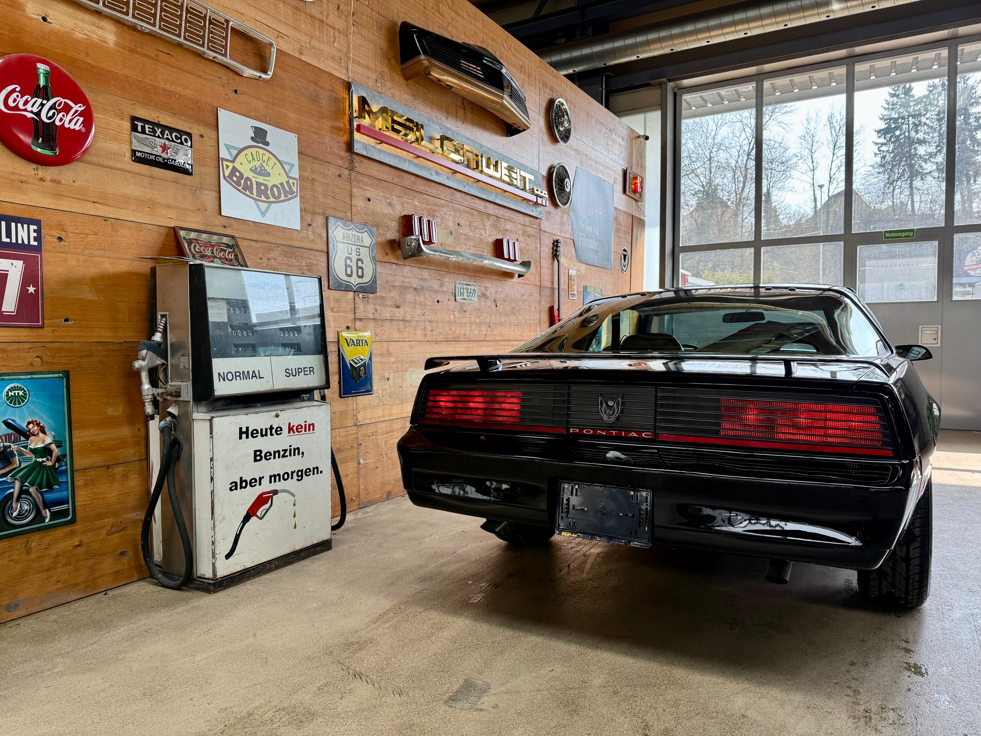PONTIAC Firebird Trans Am-image-10