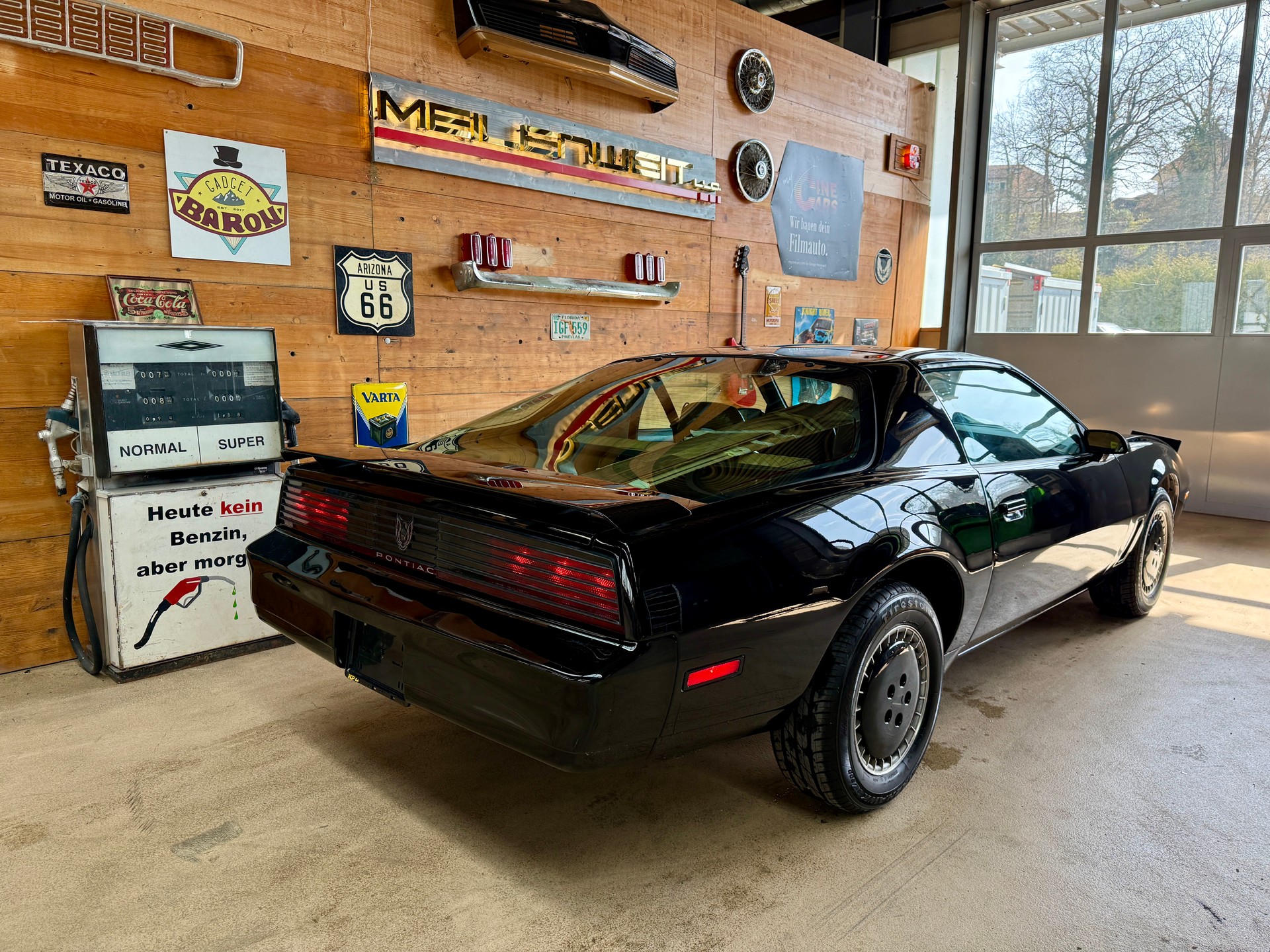 PONTIAC Firebird Trans Am-image-9