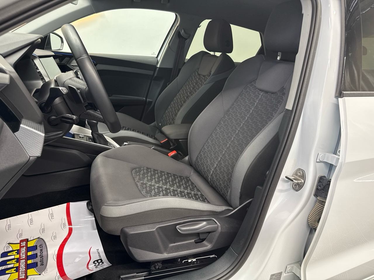 AUDI A1 Sportback 30 TFSI S Line Black Edition S-tronic-showroom-element-3
