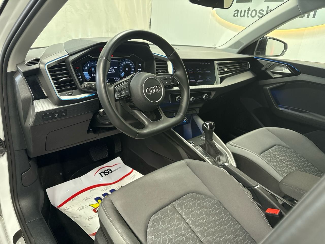 AUDI A1 Sportback 30 TFSI S Line Black Edition S-tronic-showroom-element-2