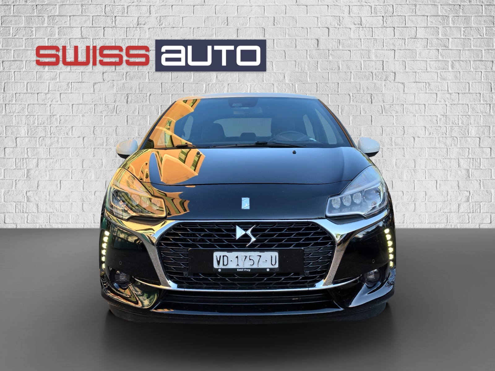 DS AUTOMOBILES DS 3 1.2 PureTech SO Chic-showroom-element-1