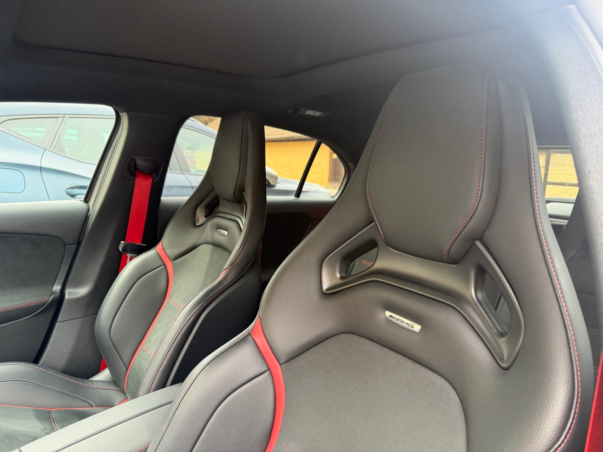 MERCEDES-BENZ A 45 AMG 4Matic+ Speedshift-image-11