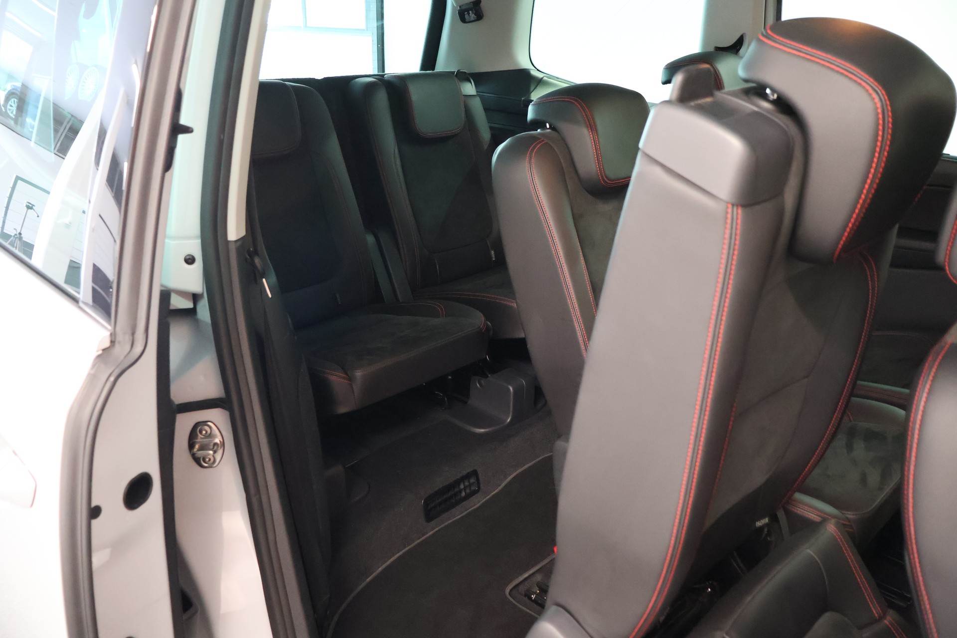 SEAT Alhambra 2.0 TDI FR Line 4Drive 7 Sitze-image-13