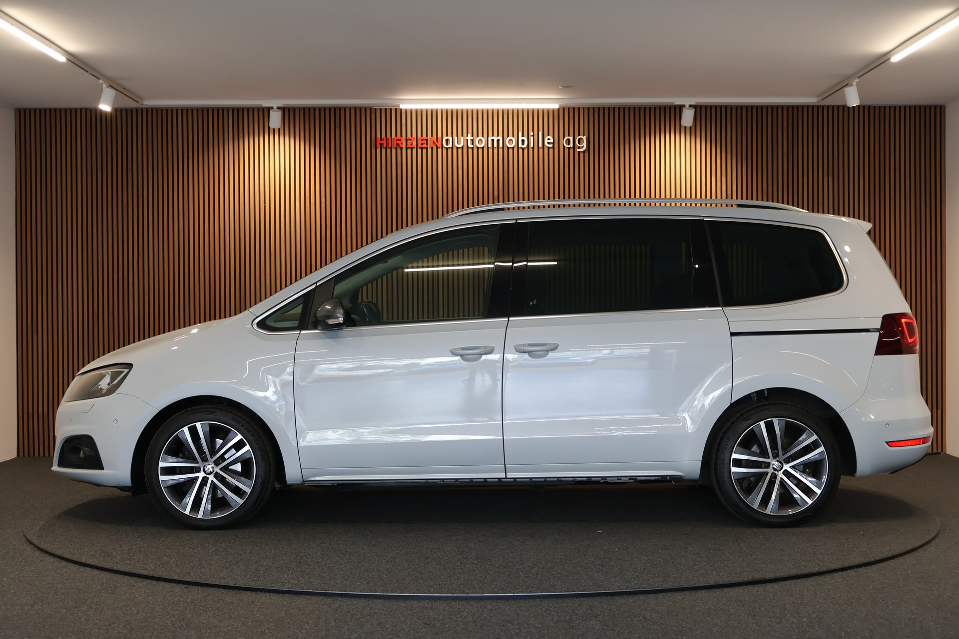 SEAT Alhambra 2.0 TDI FR Line 4Drive 7 Sitze-image-1