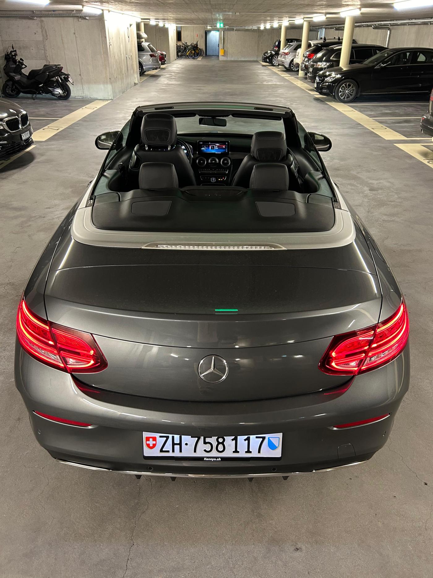 MERCEDES-BENZ C 200 Cabriolet 4Matic 9G-Tronic-image-9